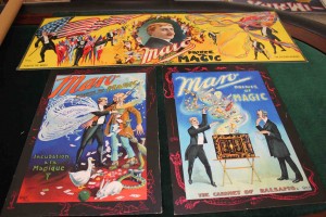 Maro Window Card Set